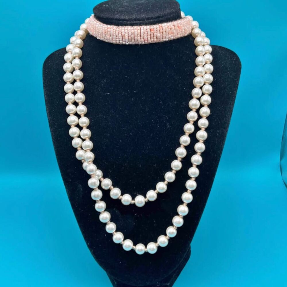 Ambre Babzoe Long Pearl Necklace White Shiny Boho Vintage Pretty Pink Romantic